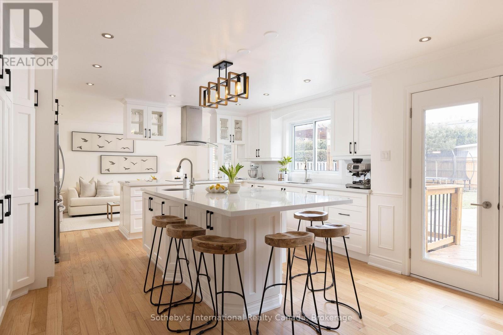 4456 HAWTHORNE DRIVE