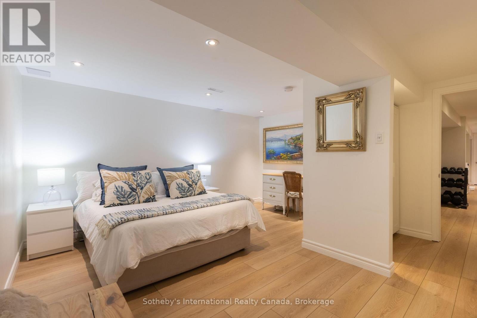 4456 HAWTHORNE DRIVE