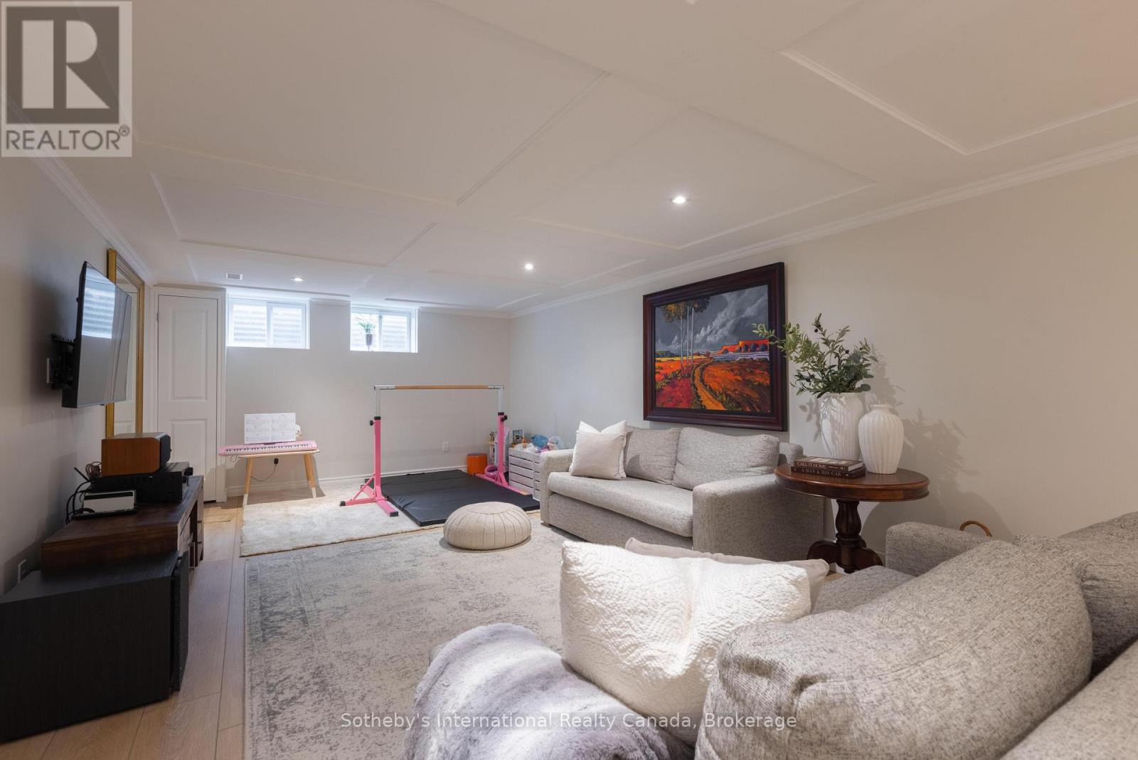 4456 HAWTHORNE DRIVE