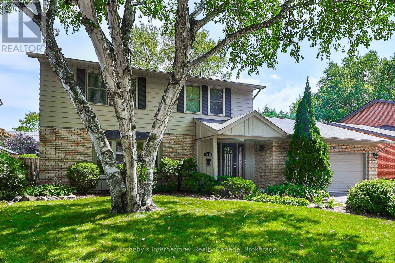 4456 HAWTHORNE DRIVE