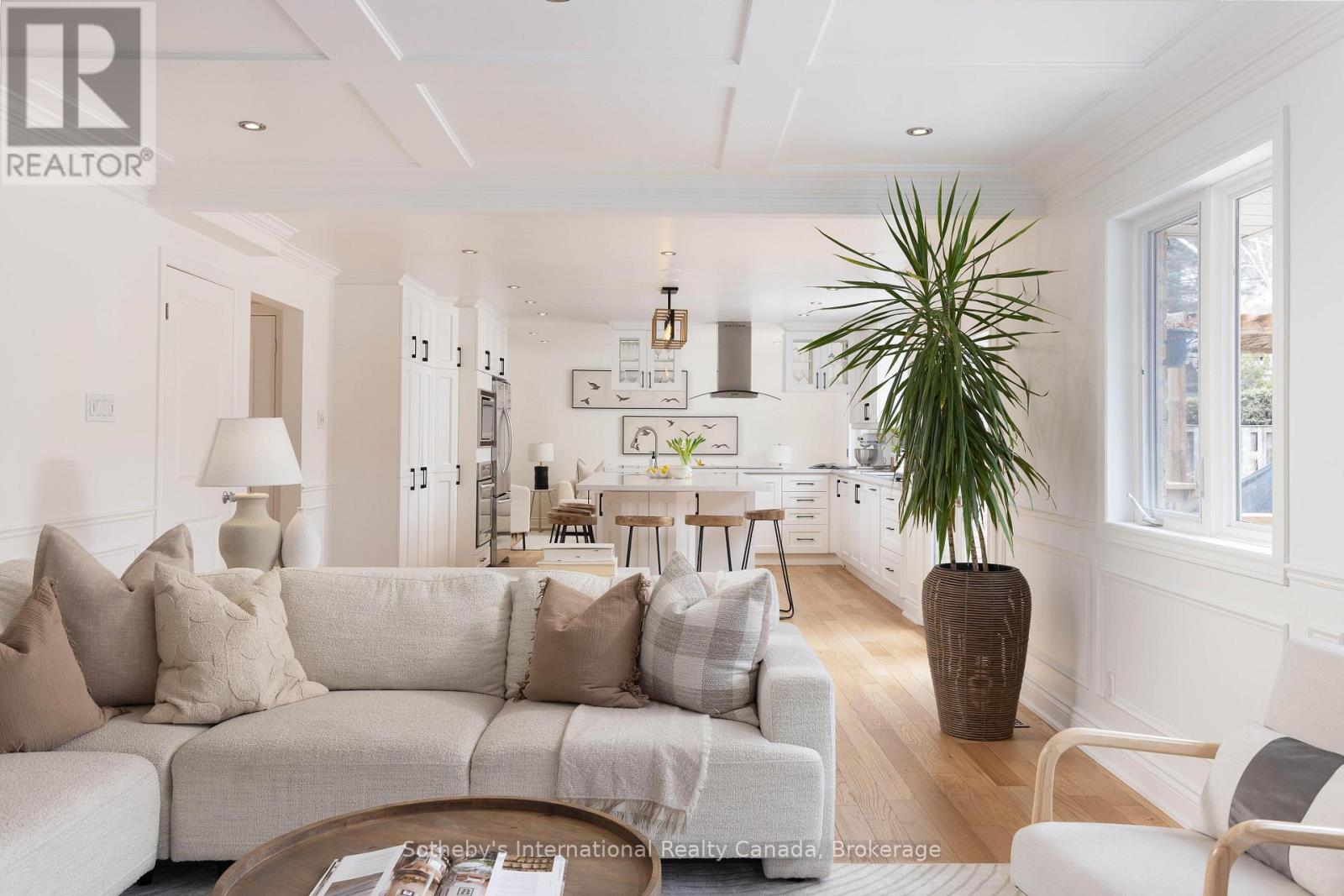 4456 HAWTHORNE DRIVE