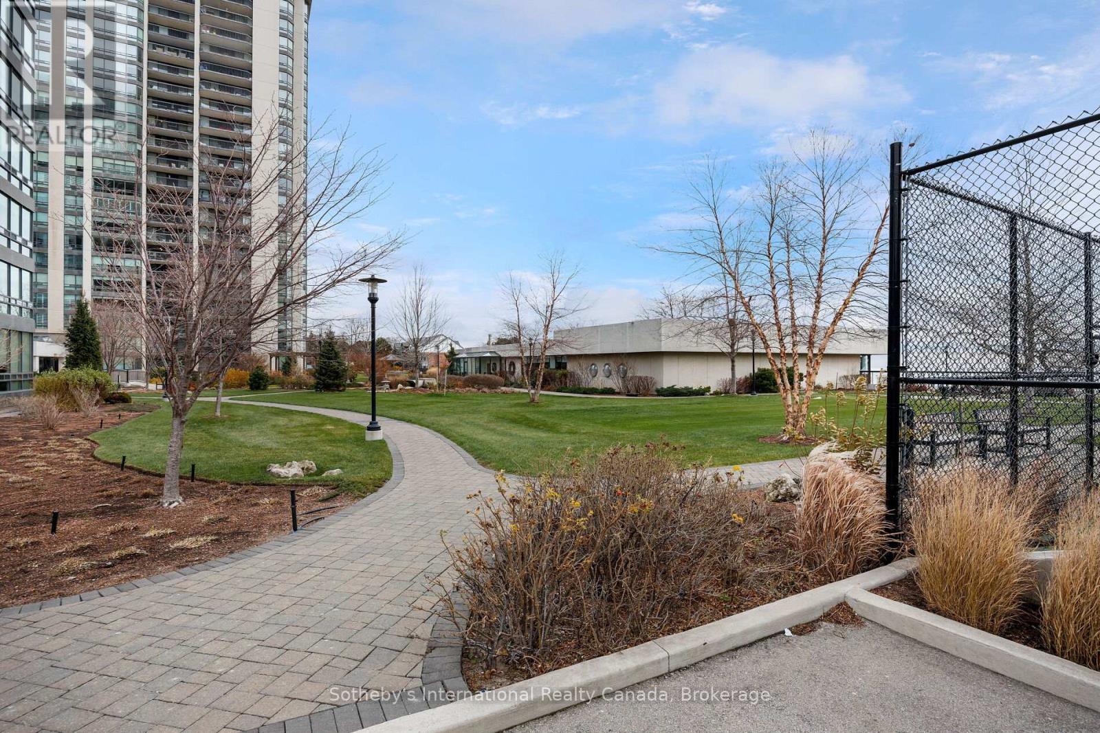 1107 - 2180 MARINE DRIVE