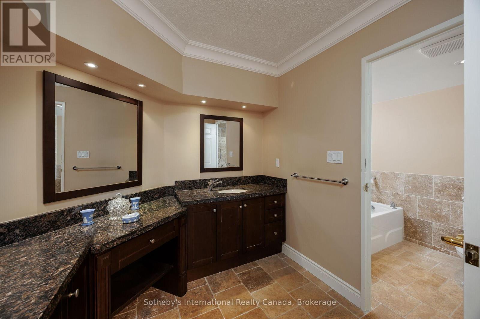 1107 - 2180 MARINE DRIVE