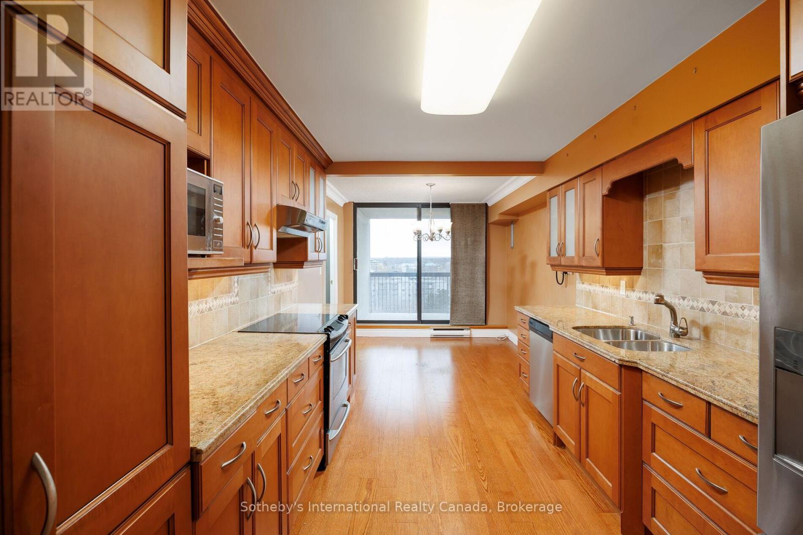 1107 - 2180 MARINE DRIVE