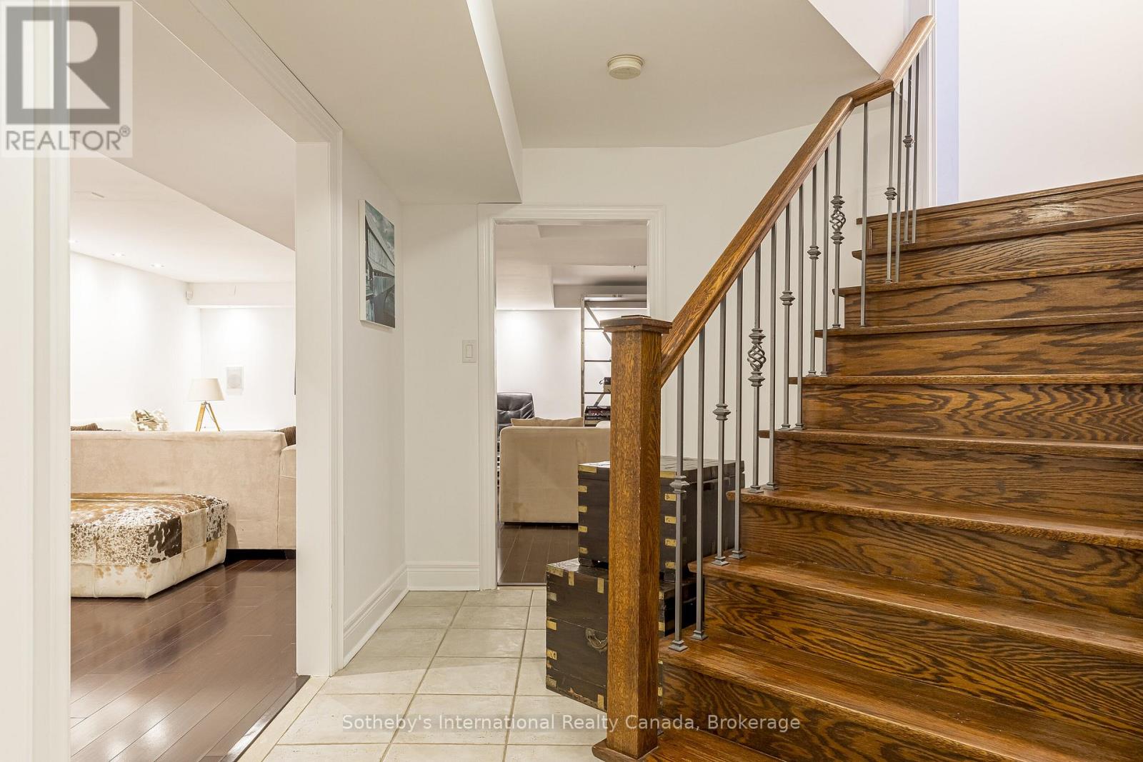 2472 UPPER VALLEY CRESCENT