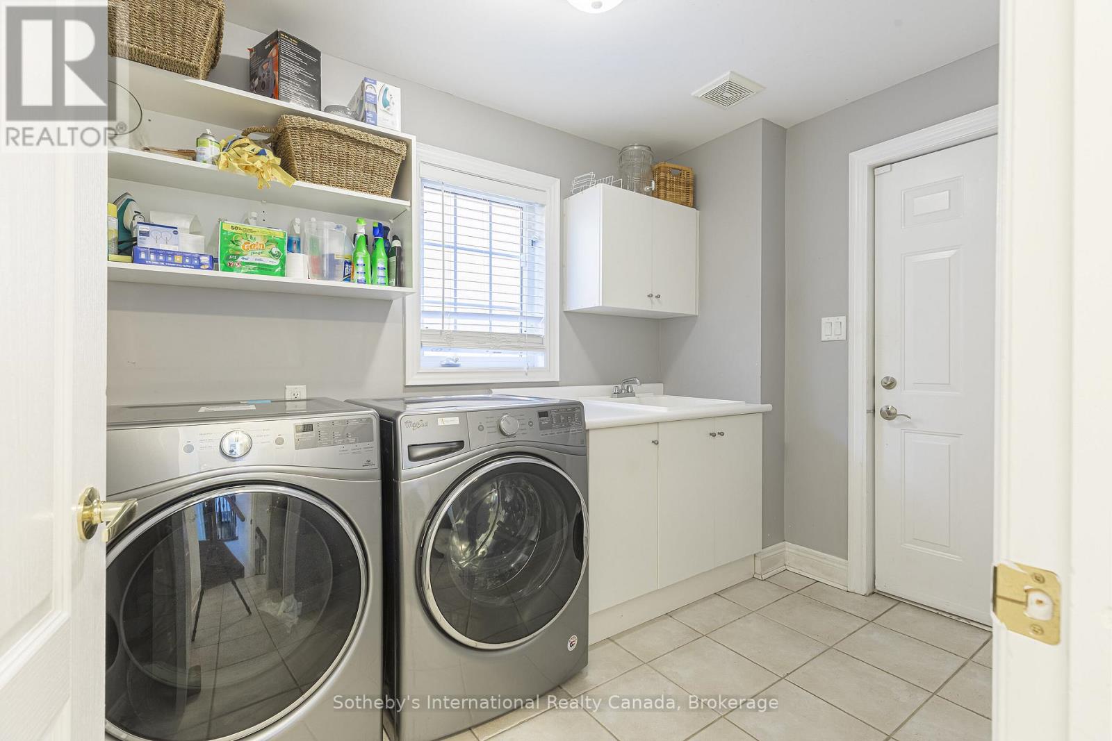 2472 UPPER VALLEY CRESCENT