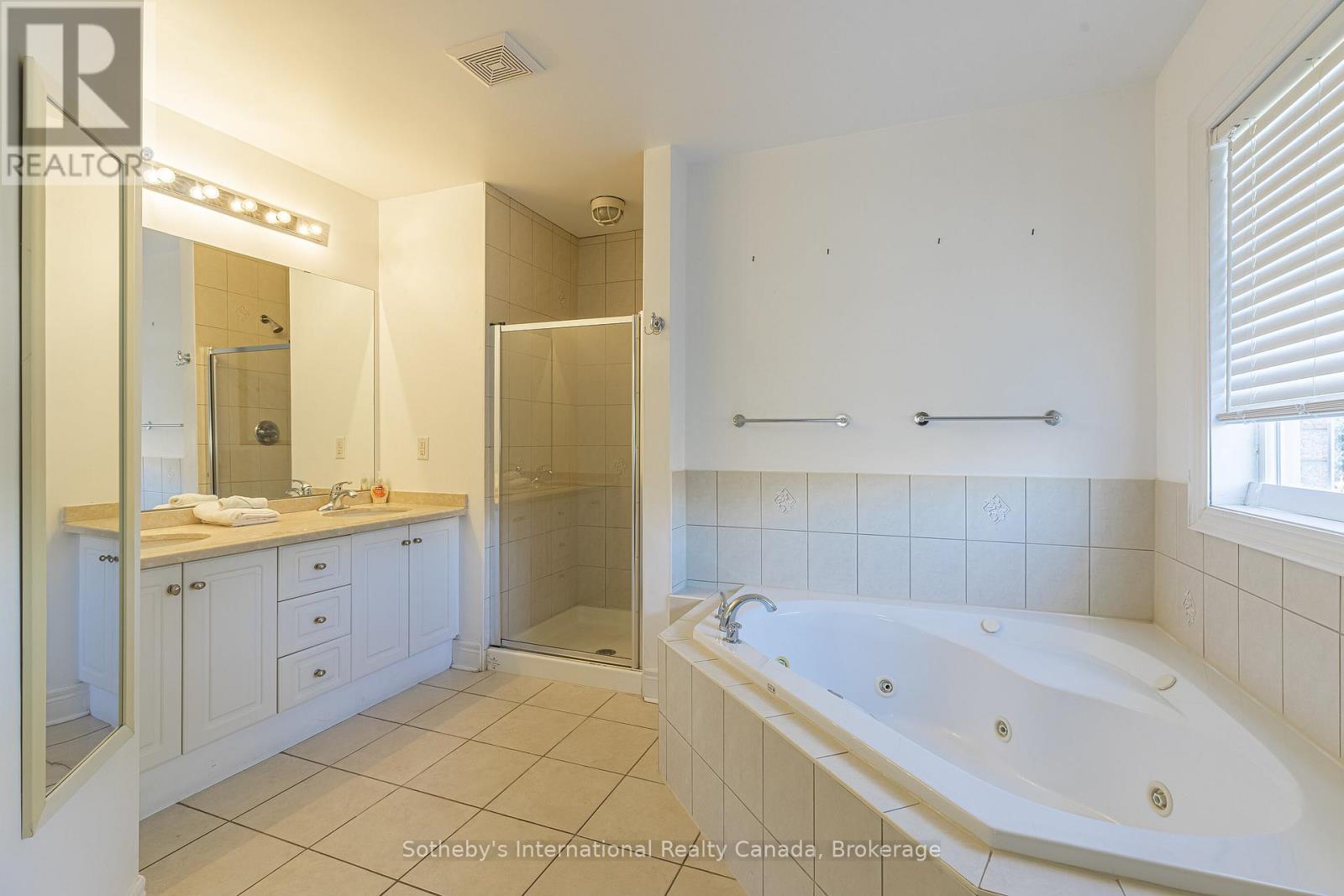 2472 UPPER VALLEY CRESCENT