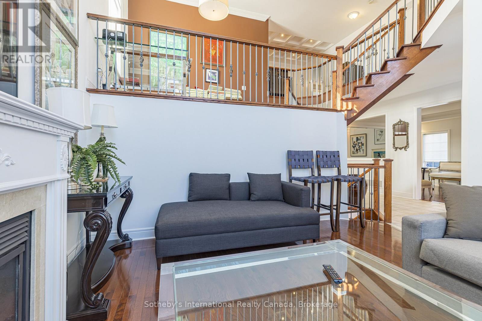 2472 UPPER VALLEY CRESCENT