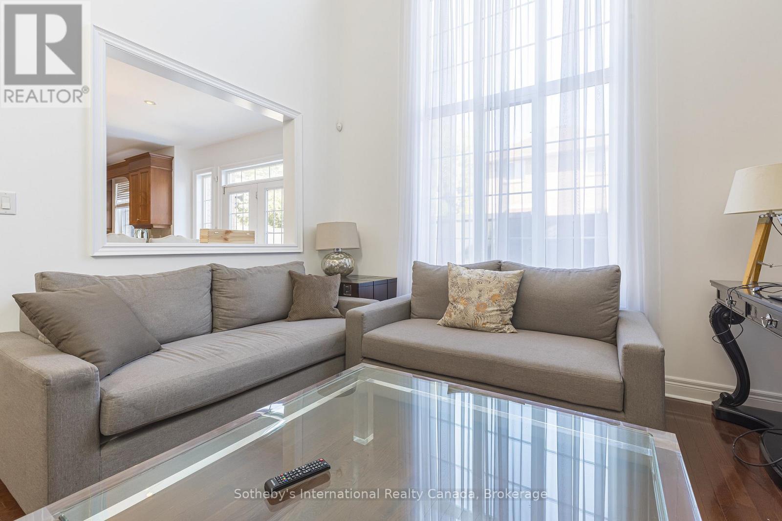 2472 UPPER VALLEY CRESCENT