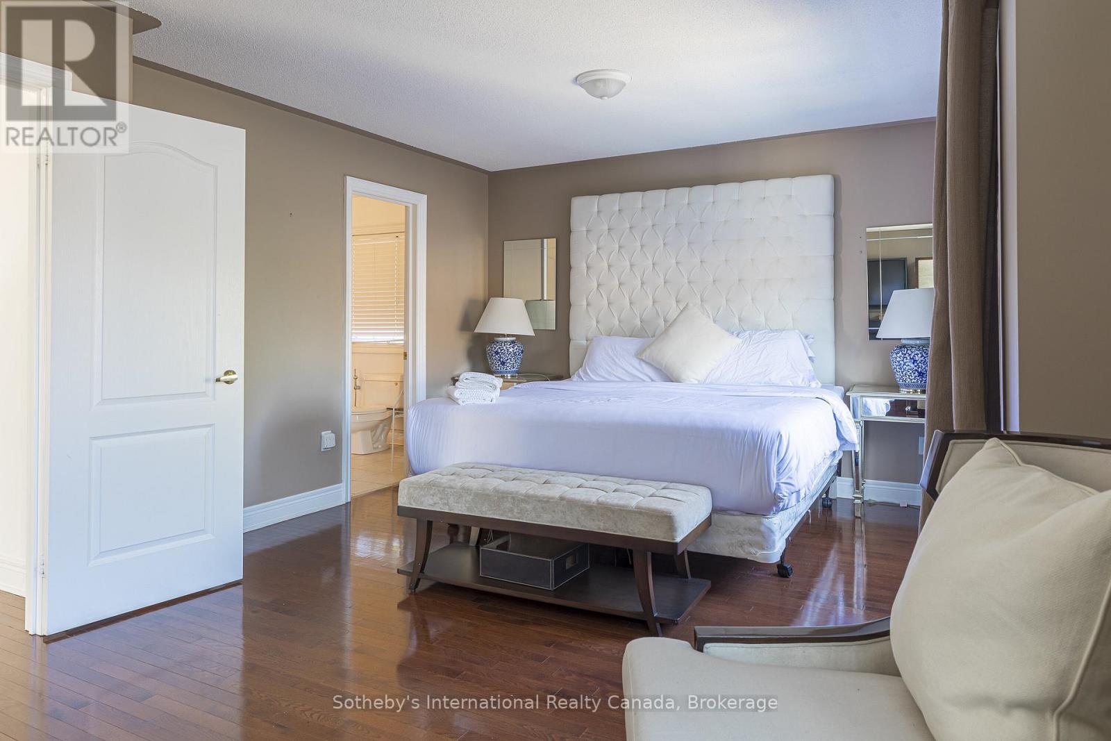 2472 UPPER VALLEY CRESCENT