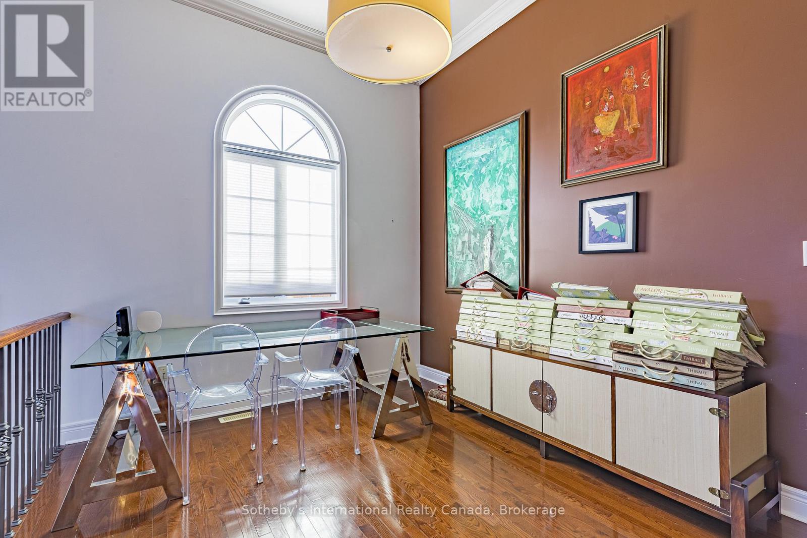 2472 UPPER VALLEY CRESCENT