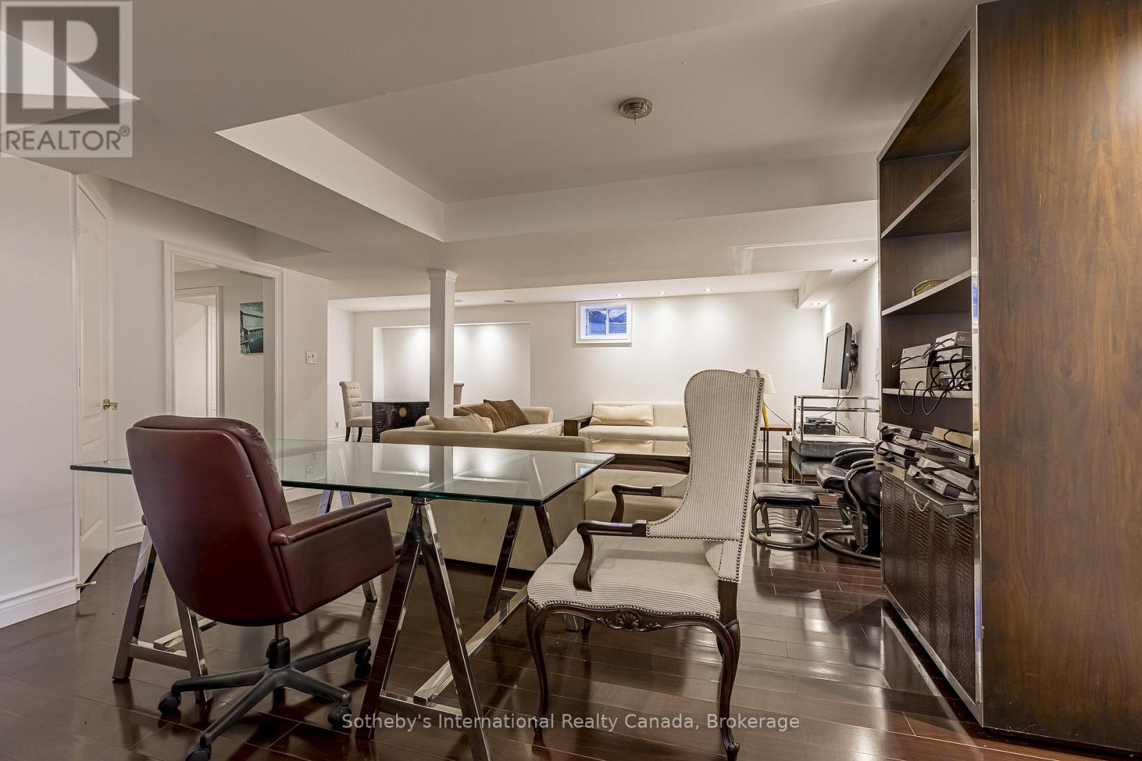 2472 UPPER VALLEY CRESCENT