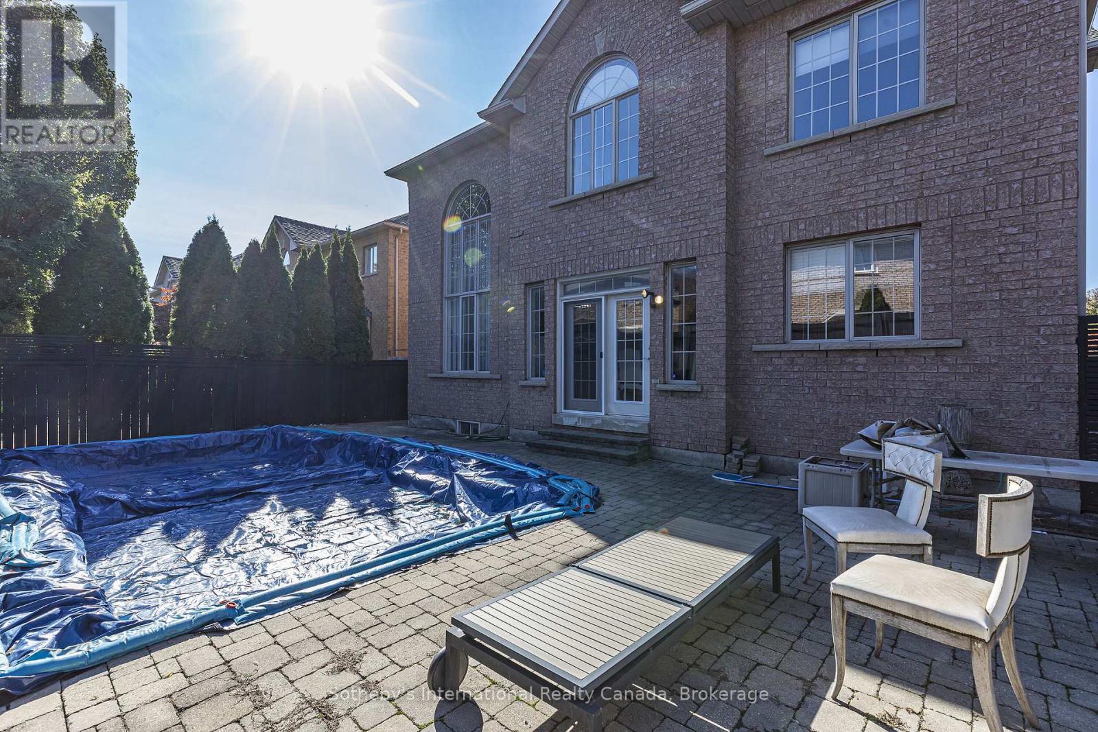 2472 UPPER VALLEY CRESCENT