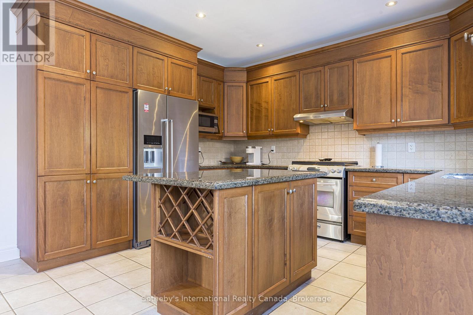 2472 UPPER VALLEY CRESCENT