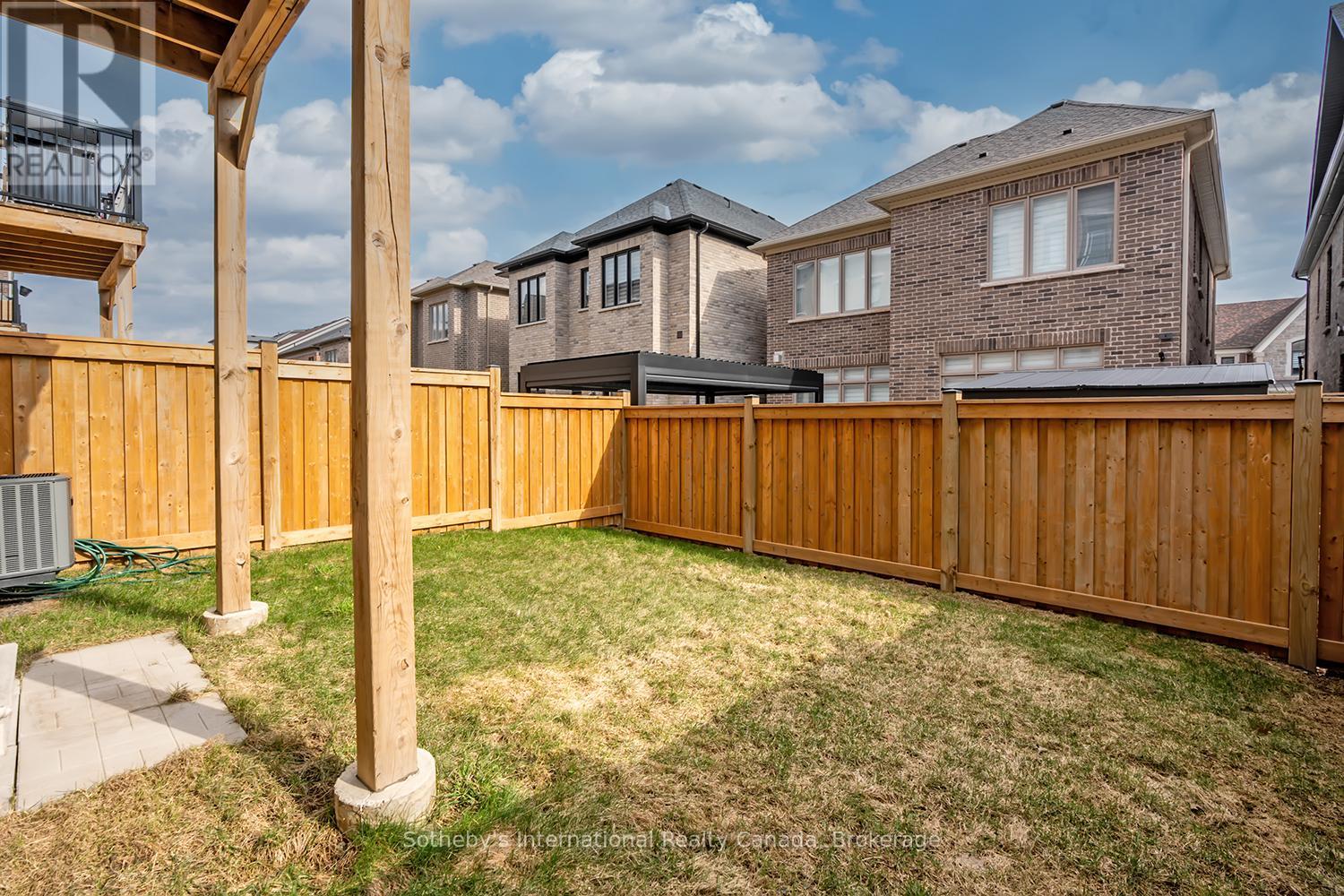1492 YELLOW ROSE CIRCLE