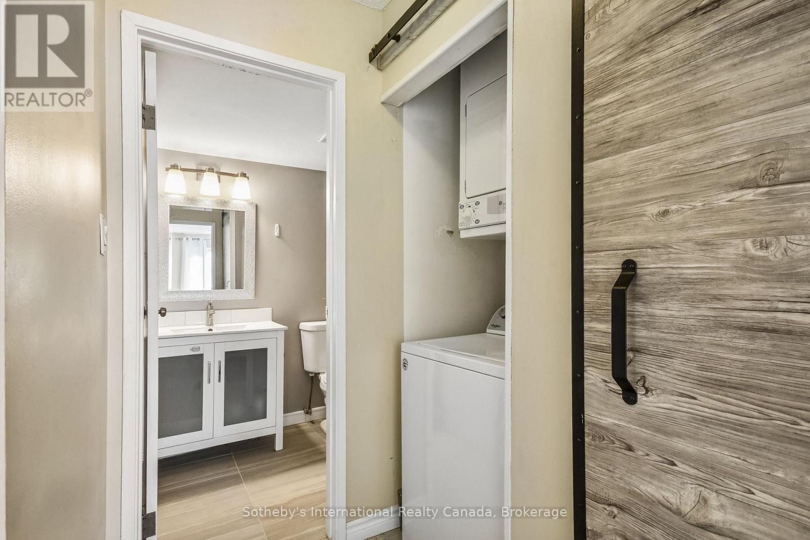 434 - 1450 GLEN ABBEY GATE