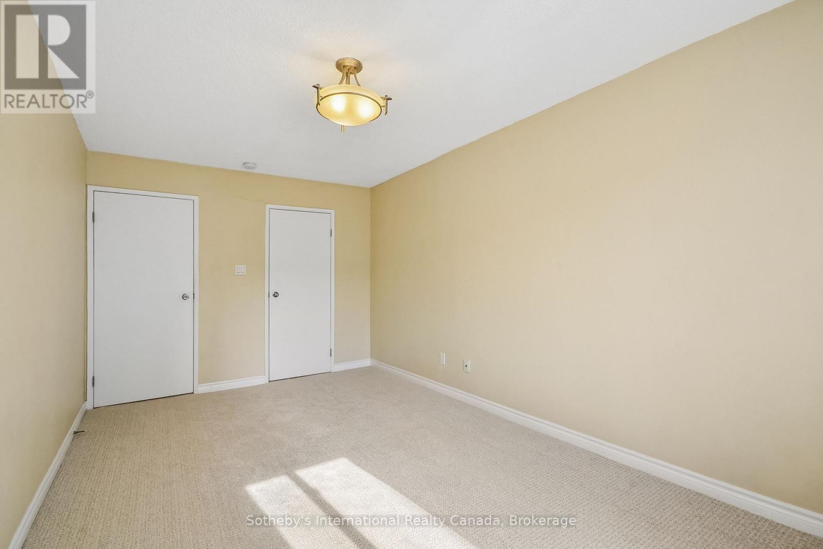 434 - 1450 GLEN ABBEY GATE