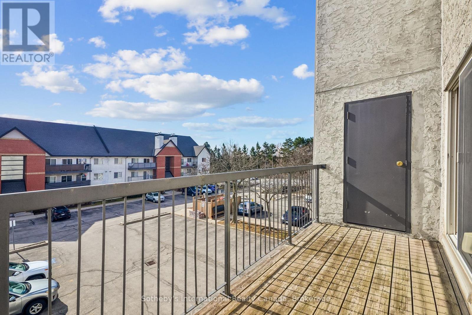 434 - 1450 GLEN ABBEY GATE