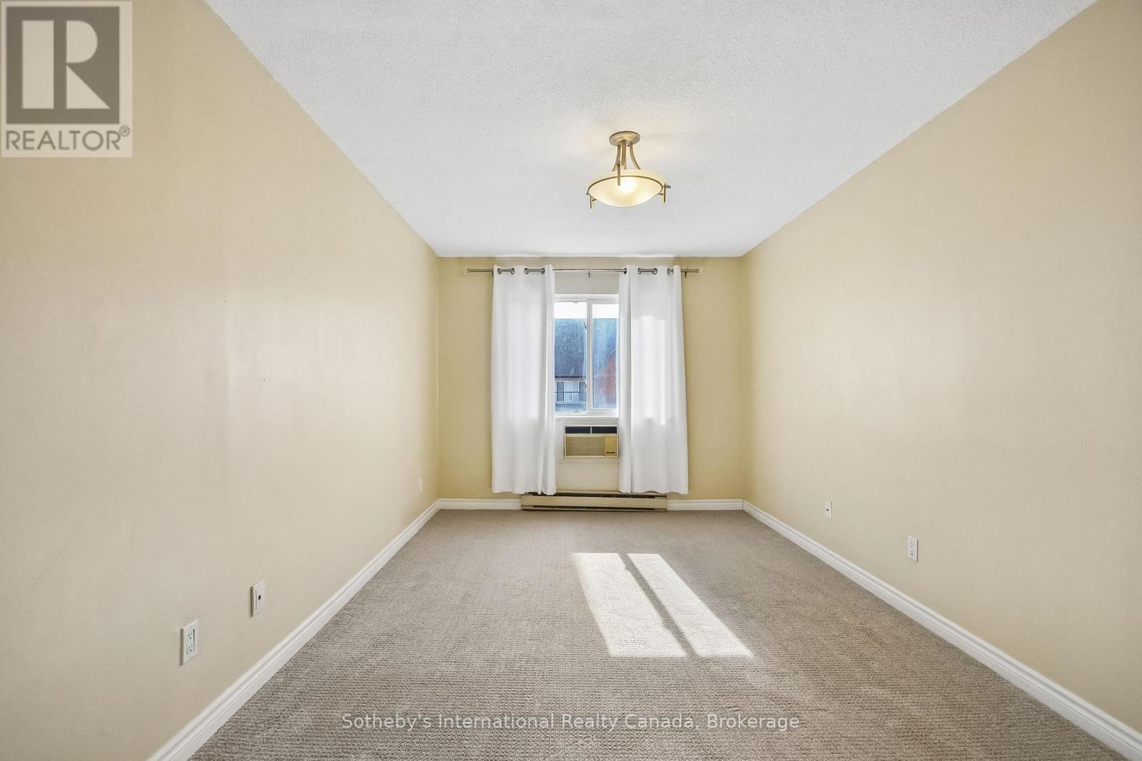 434 - 1450 GLEN ABBEY GATE