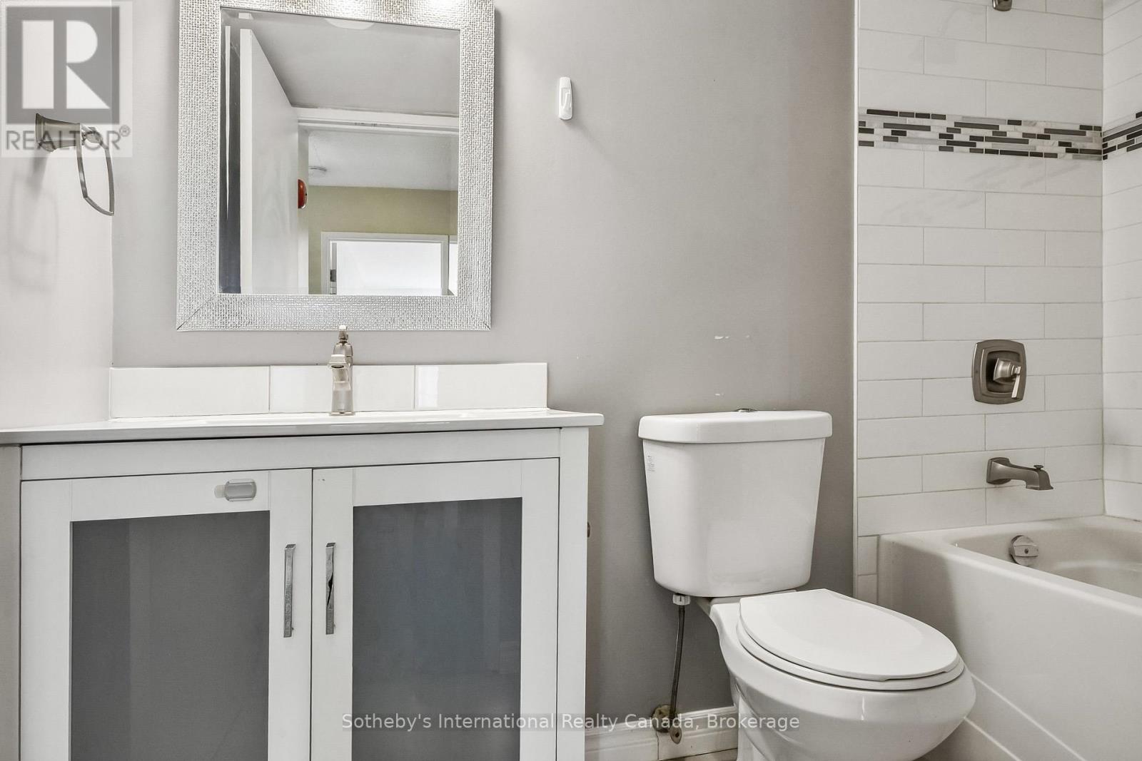 434 - 1450 GLEN ABBEY GATE