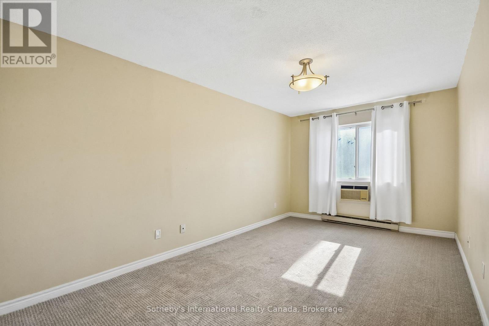 434 - 1450 GLEN ABBEY GATE