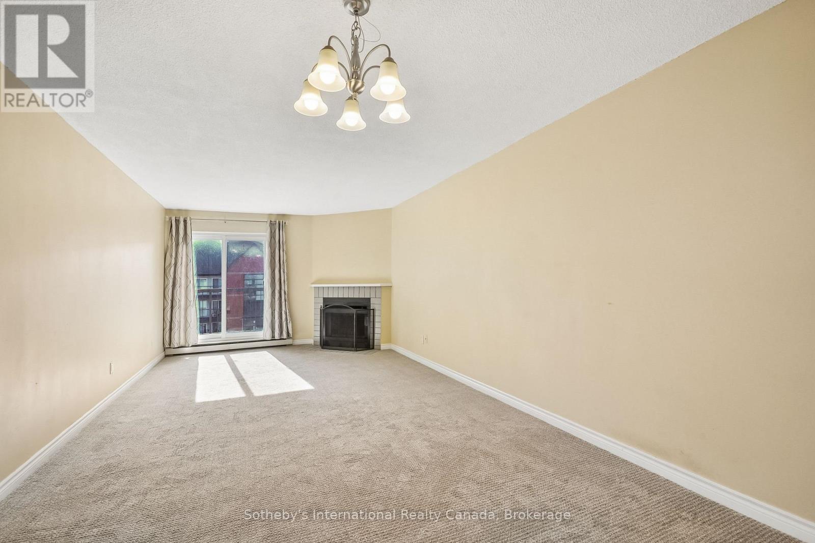 434 - 1450 GLEN ABBEY GATE