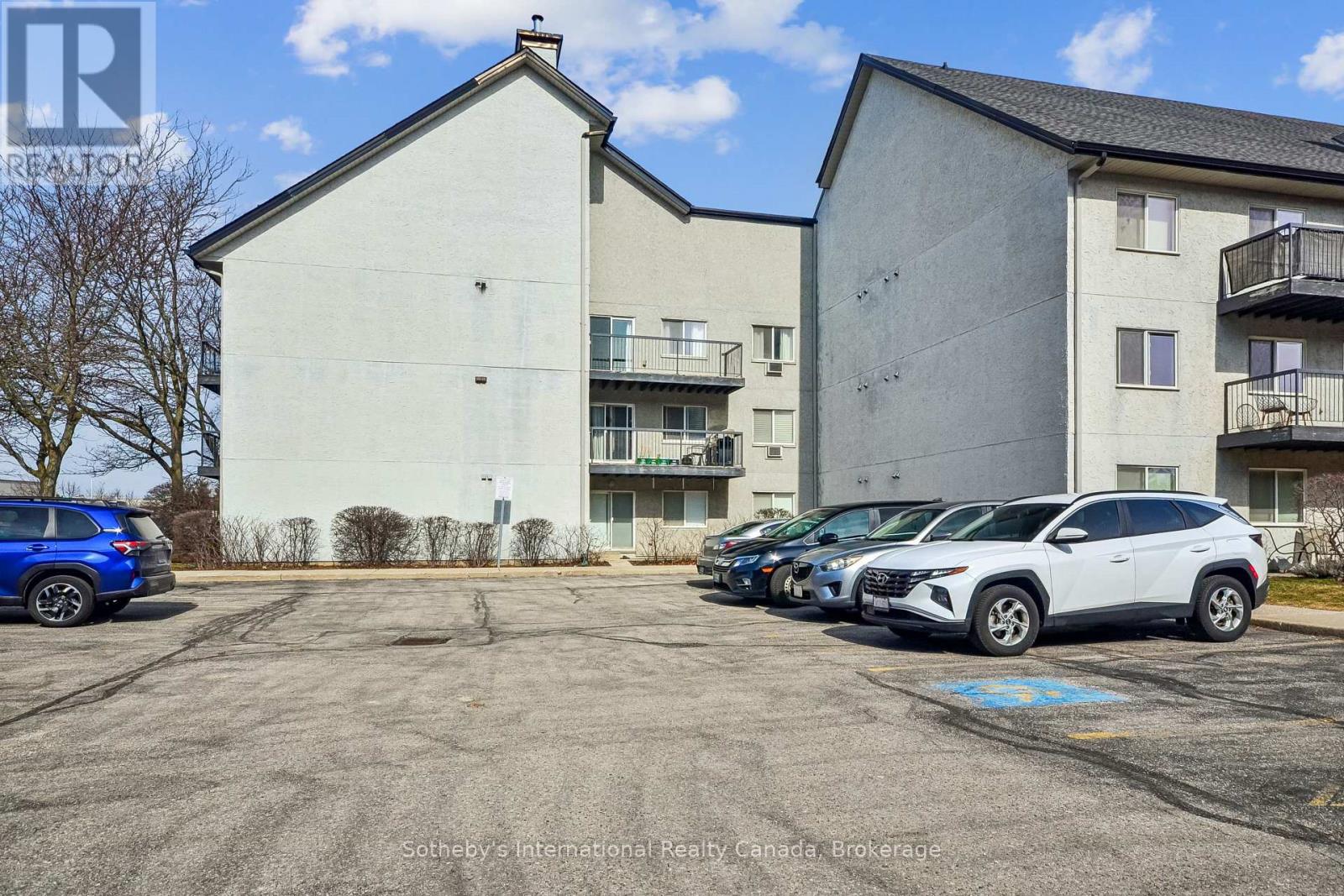 434 - 1450 GLEN ABBEY GATE