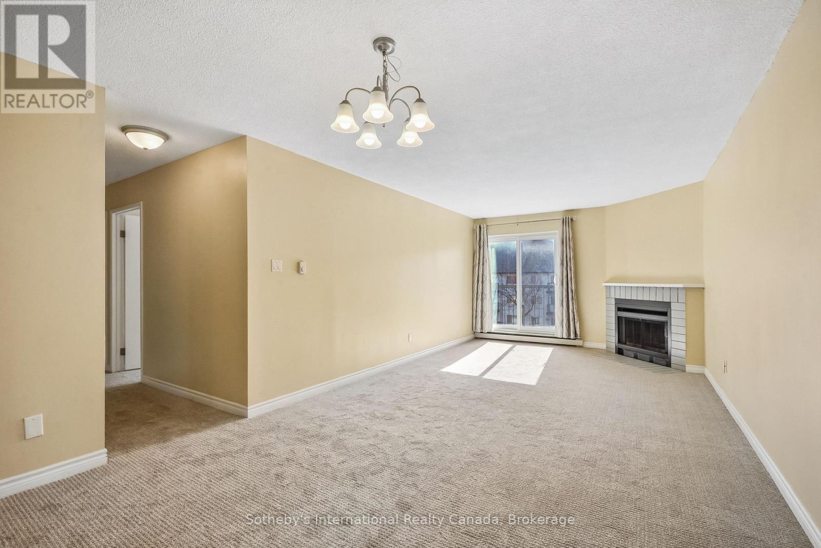 434 - 1450 GLEN ABBEY GATE