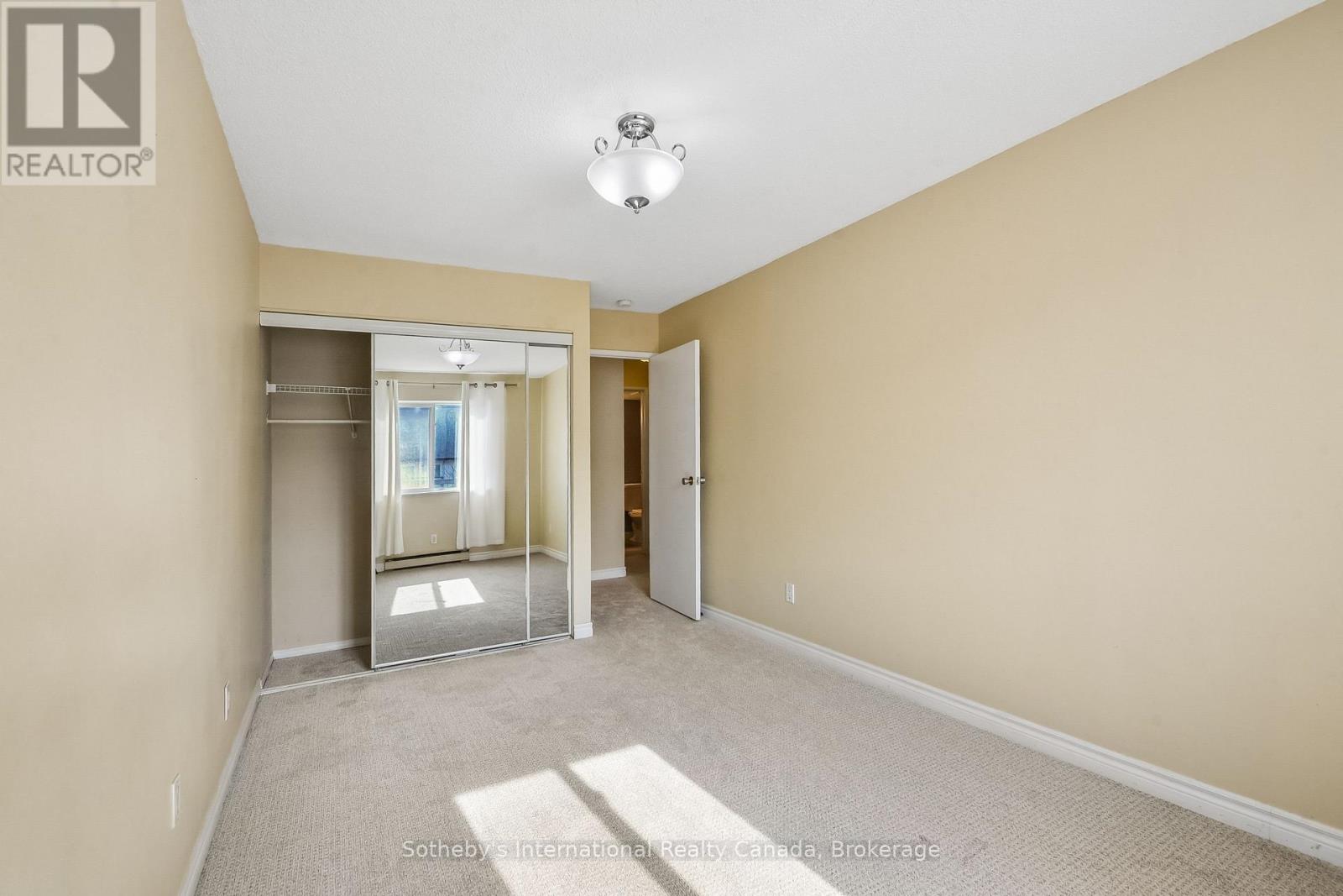 434 - 1450 GLEN ABBEY GATE