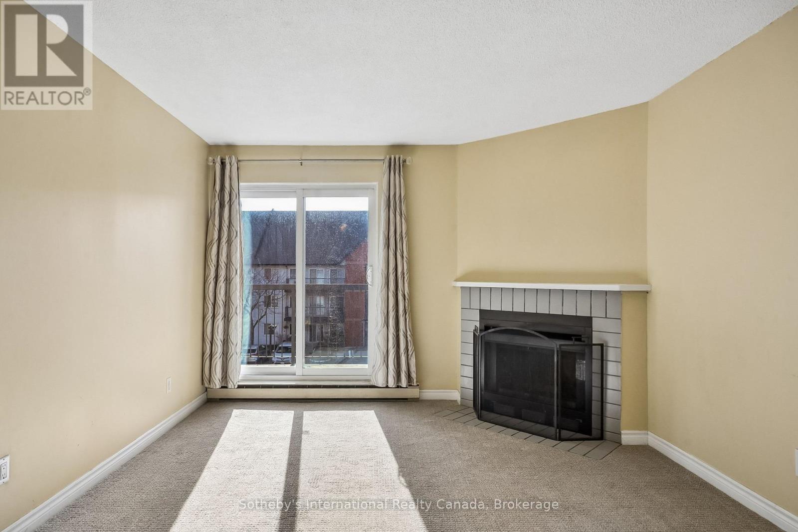 434 - 1450 GLEN ABBEY GATE