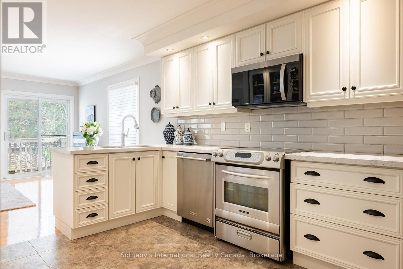 1406 SUMMERHILL CRESCENT