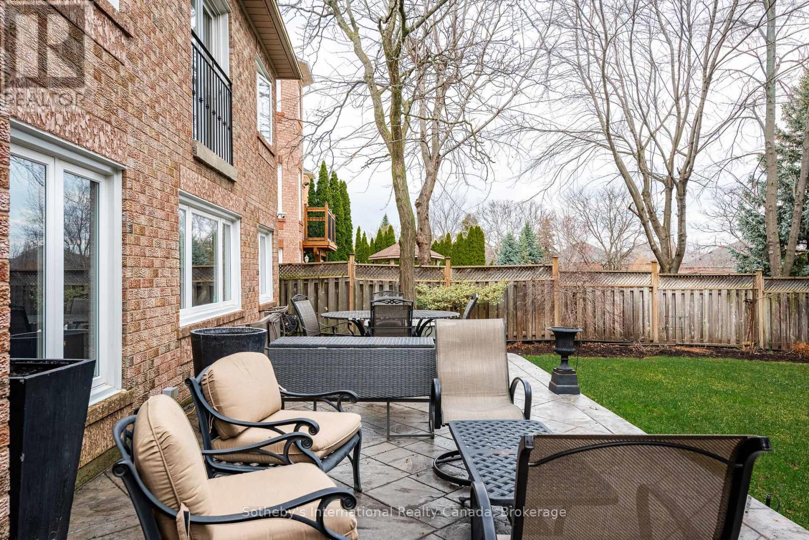 1406 SUMMERHILL CRESCENT