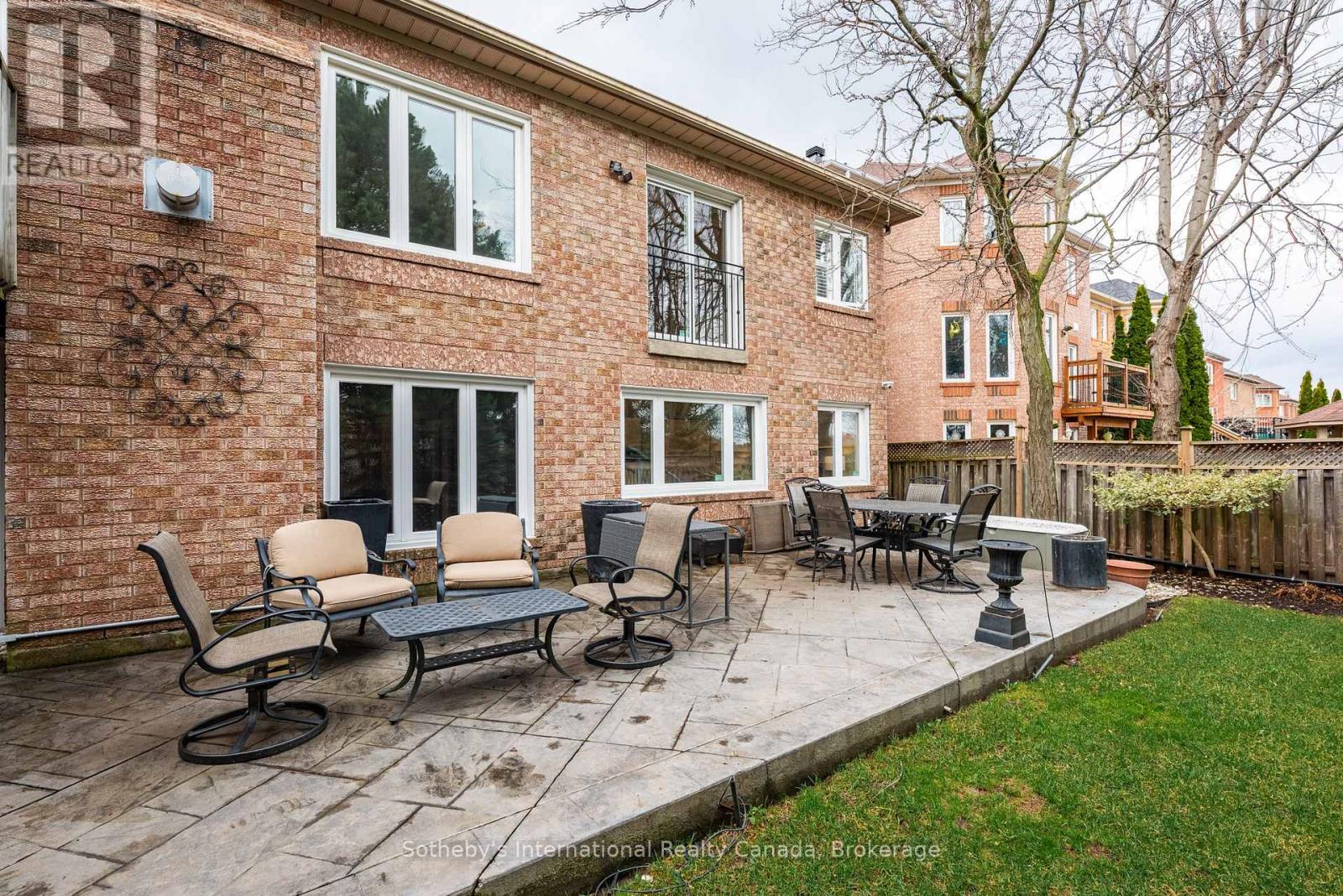 1406 SUMMERHILL CRESCENT