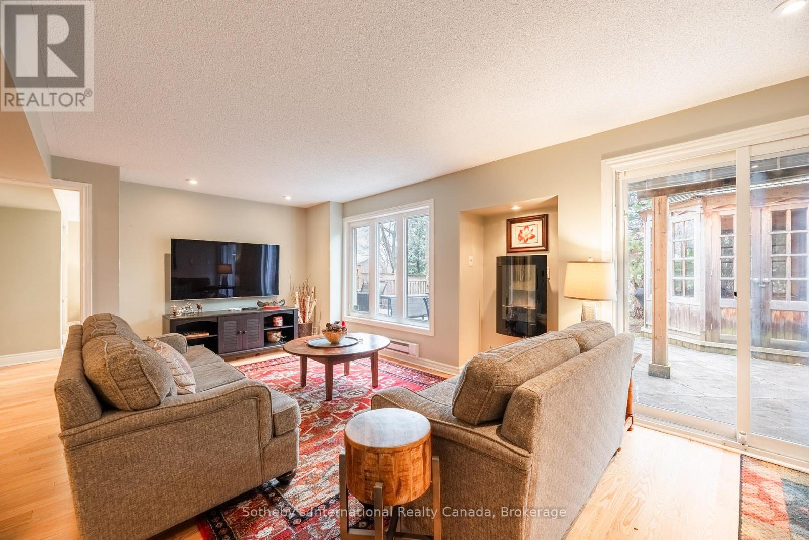 1406 SUMMERHILL CRESCENT