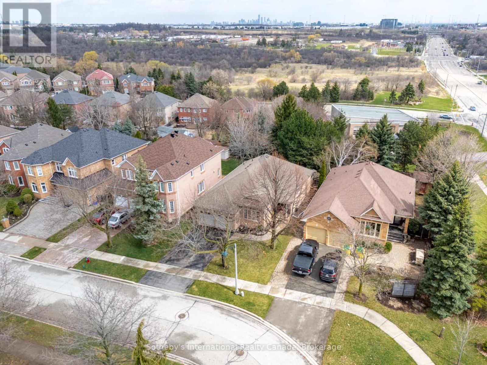 1406 SUMMERHILL CRESCENT