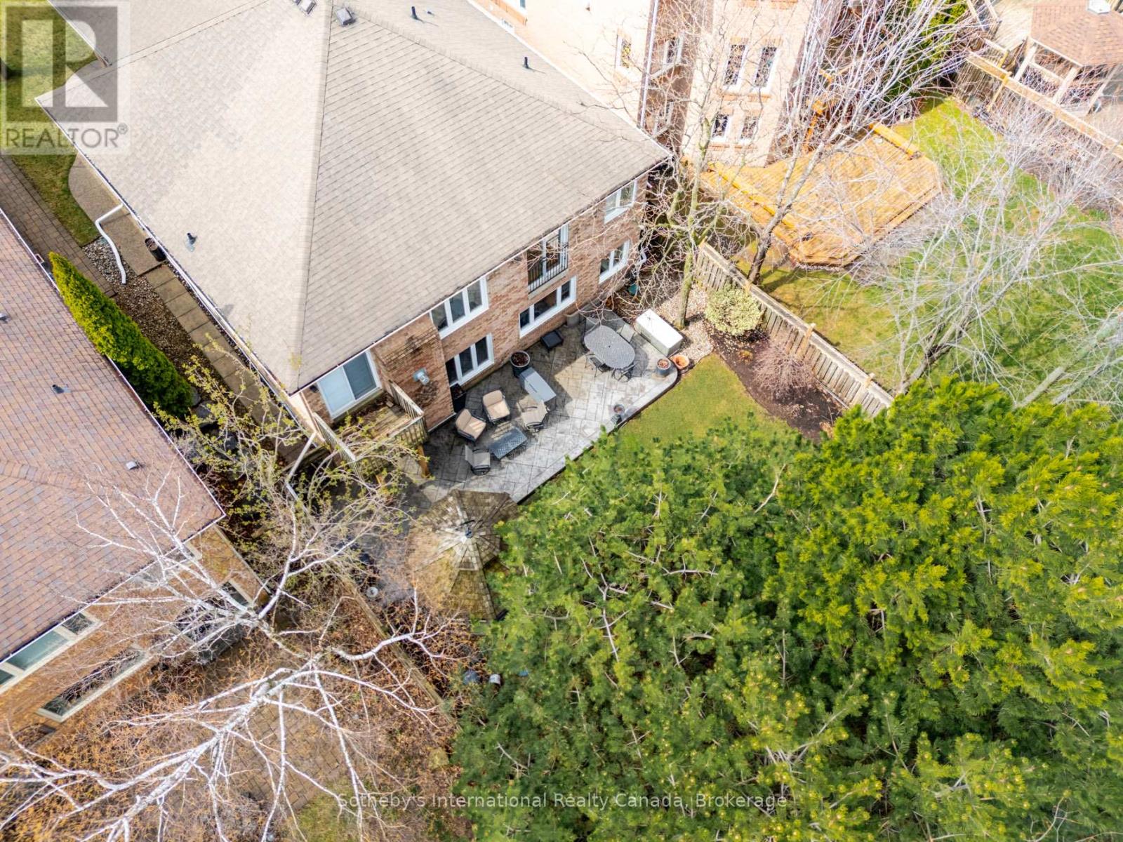 1406 SUMMERHILL CRESCENT