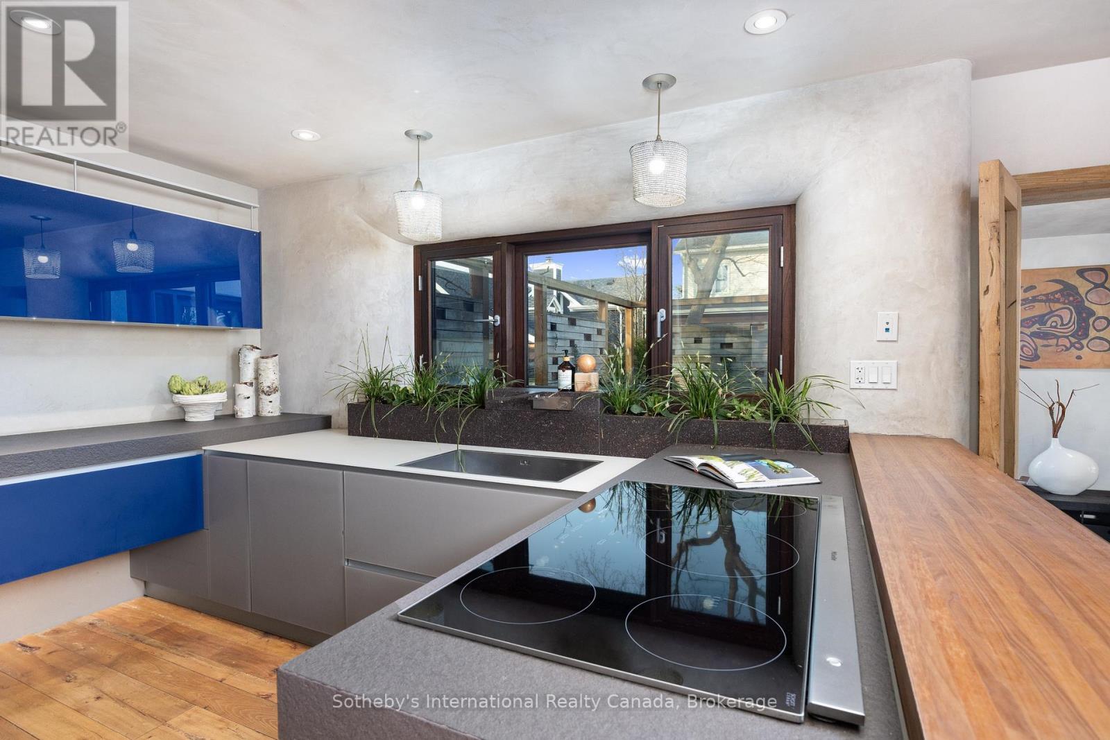 55 CHISHOLM STREET