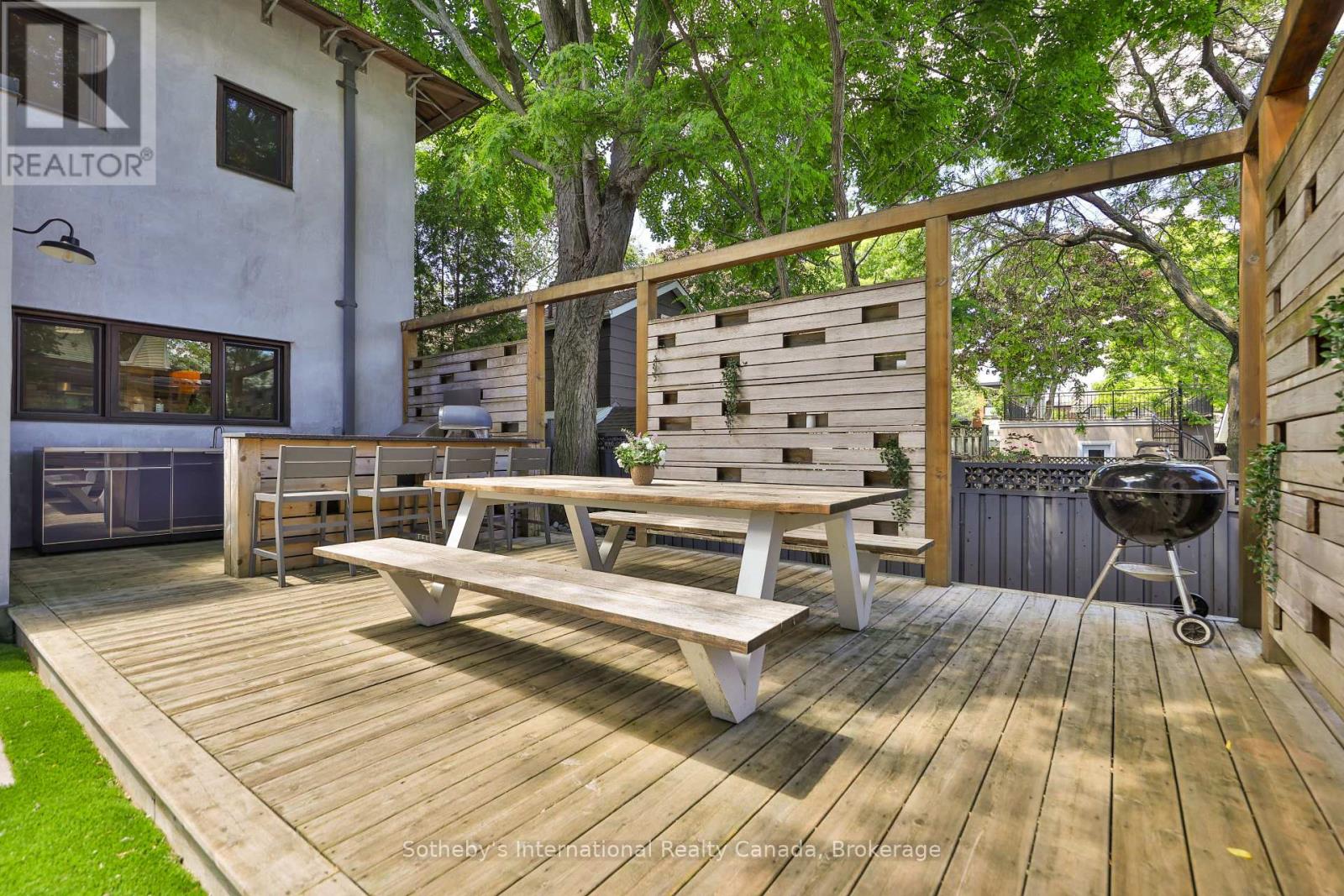 55 CHISHOLM STREET