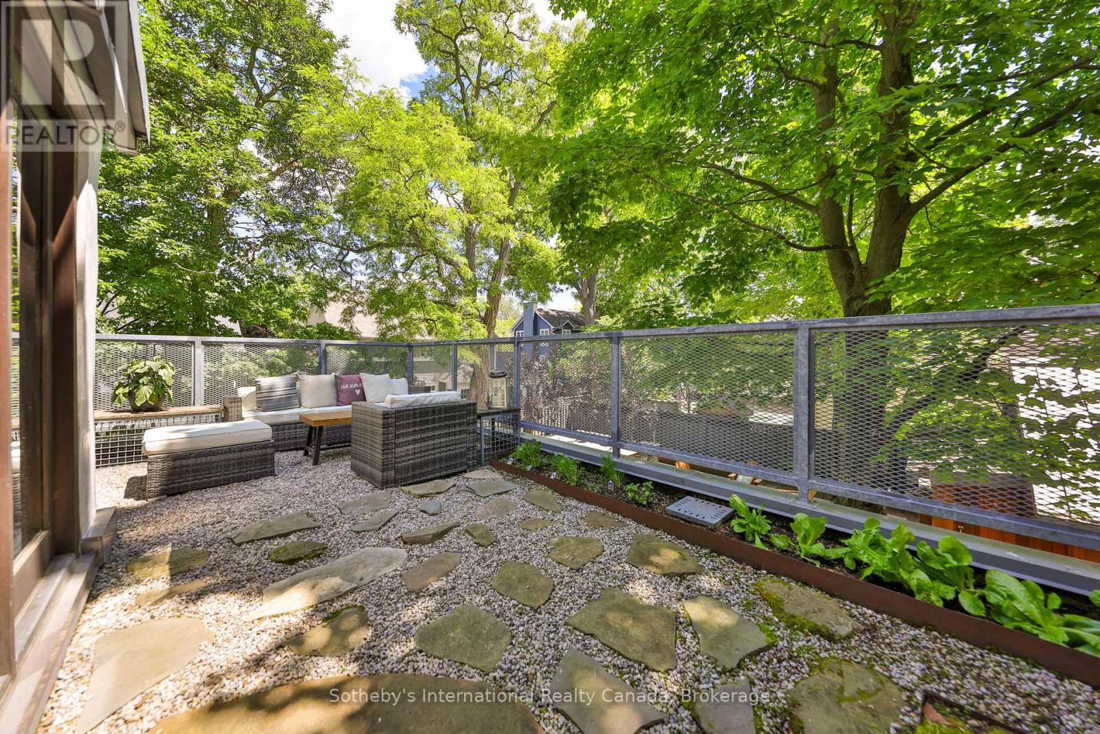 55 CHISHOLM STREET