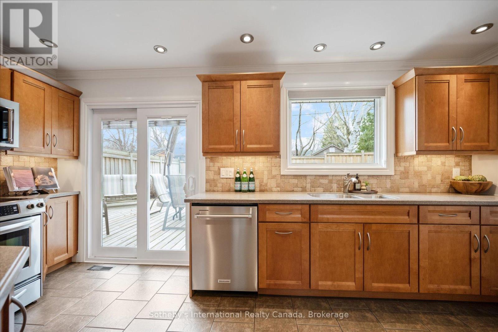 1248 LANDFAIR CRESCENT