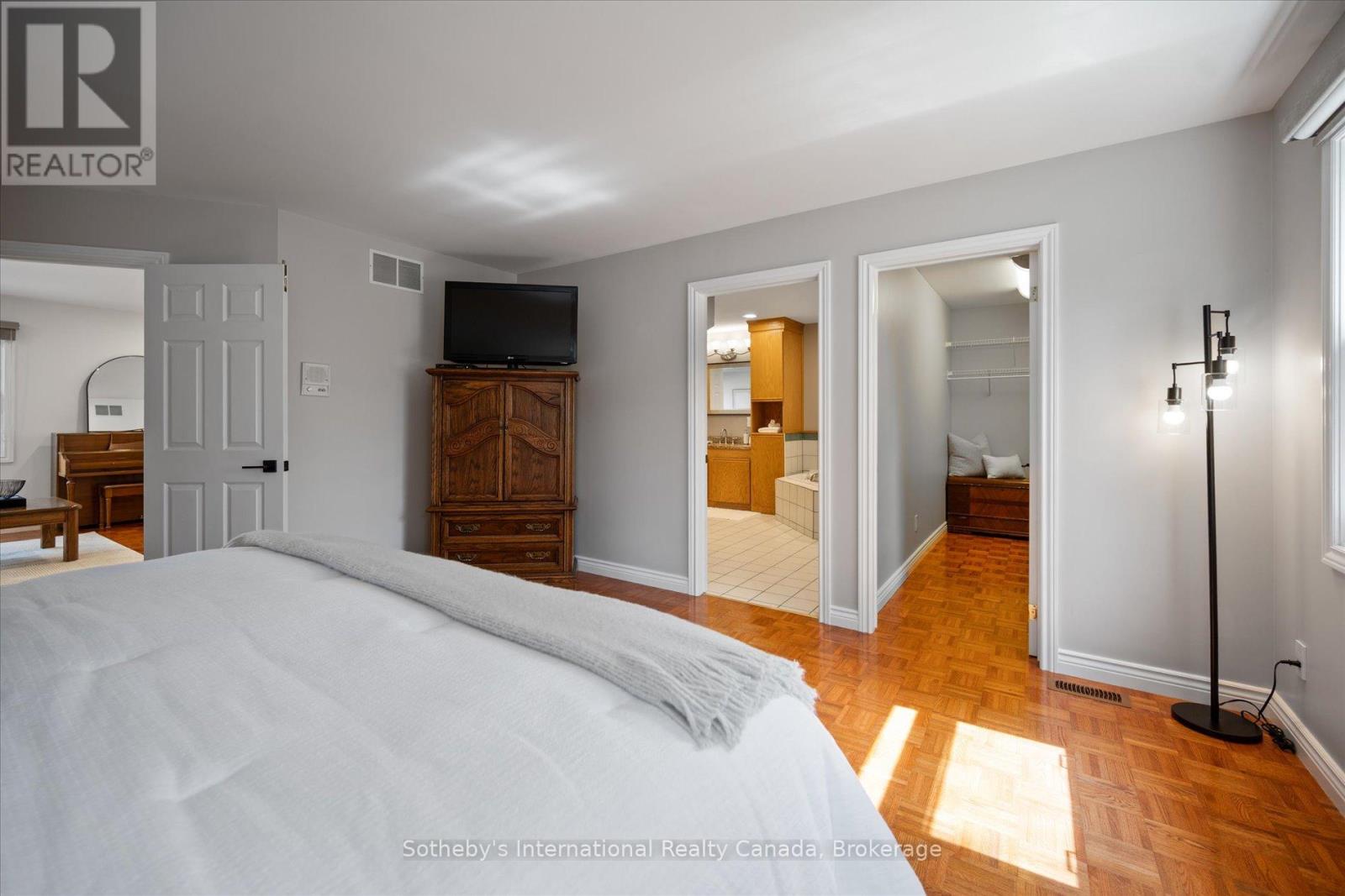 1248 LANDFAIR CRESCENT