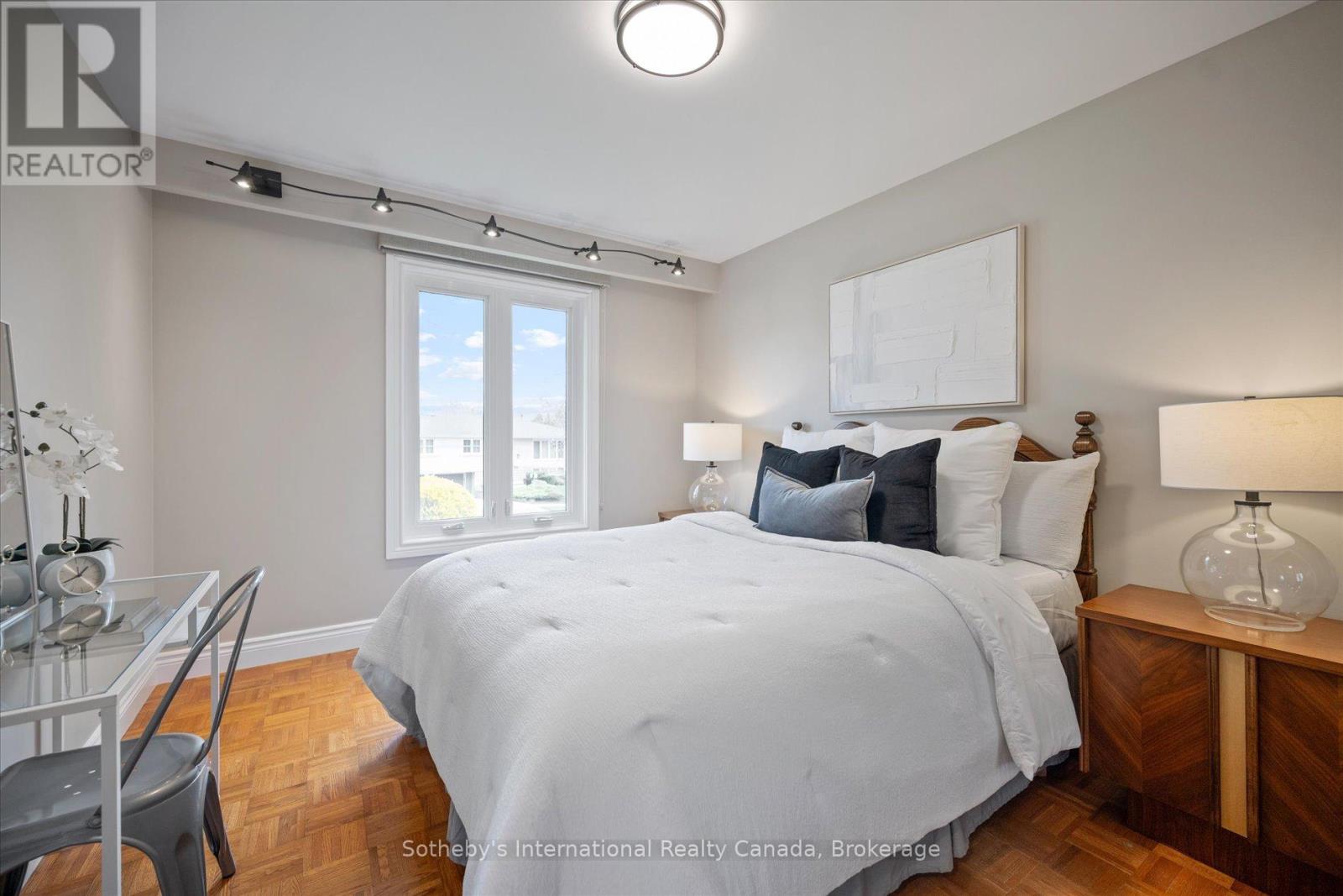 1248 LANDFAIR CRESCENT