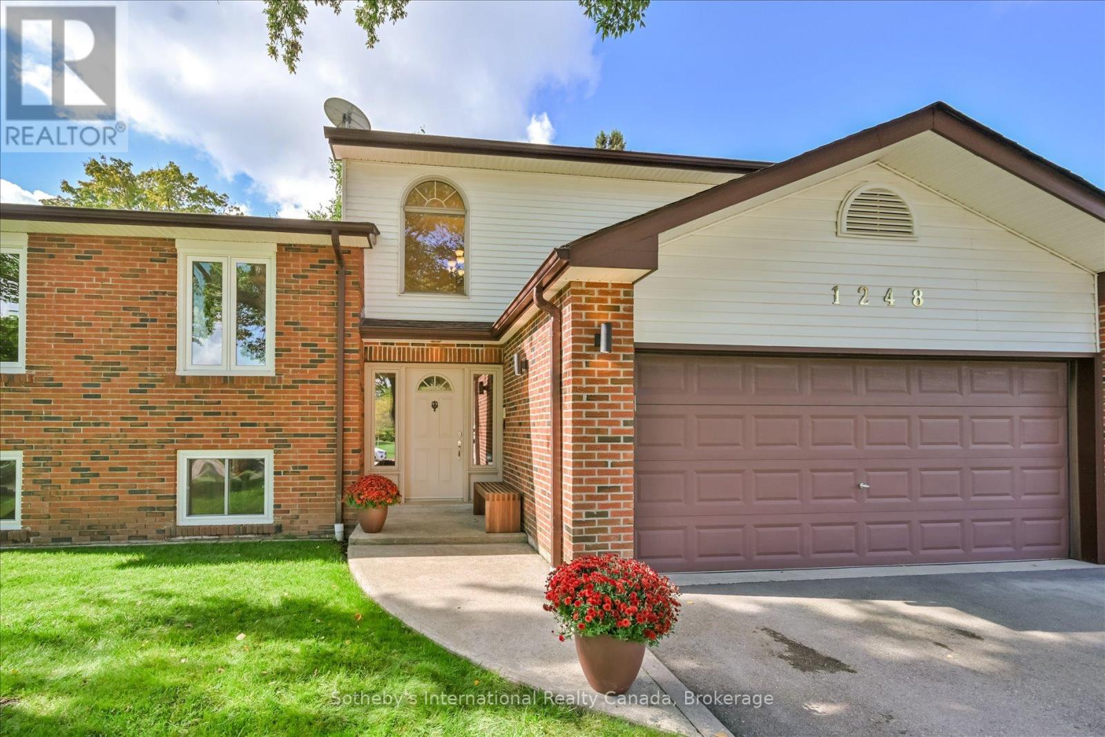 1248 LANDFAIR CRESCENT