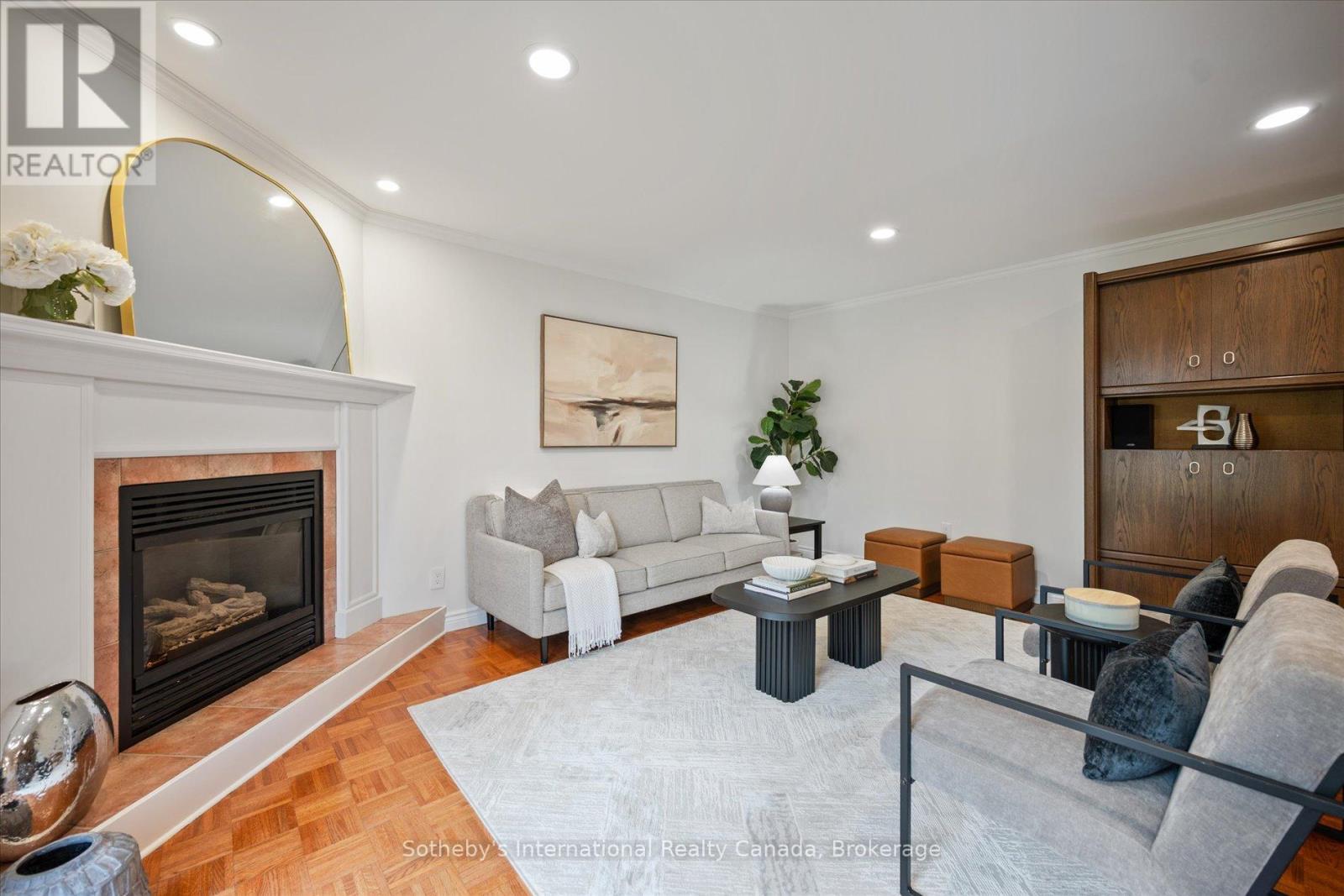 1248 LANDFAIR CRESCENT