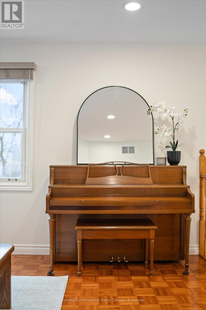 1248 LANDFAIR CRESCENT