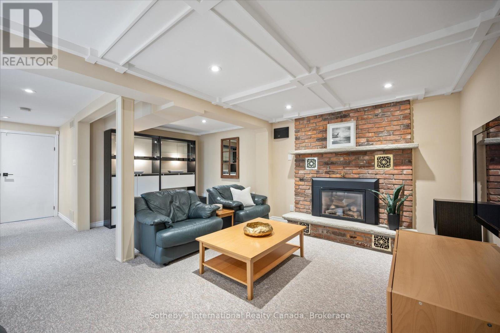 1248 LANDFAIR CRESCENT