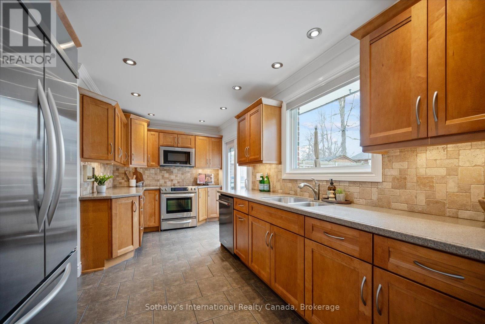 1248 LANDFAIR CRESCENT