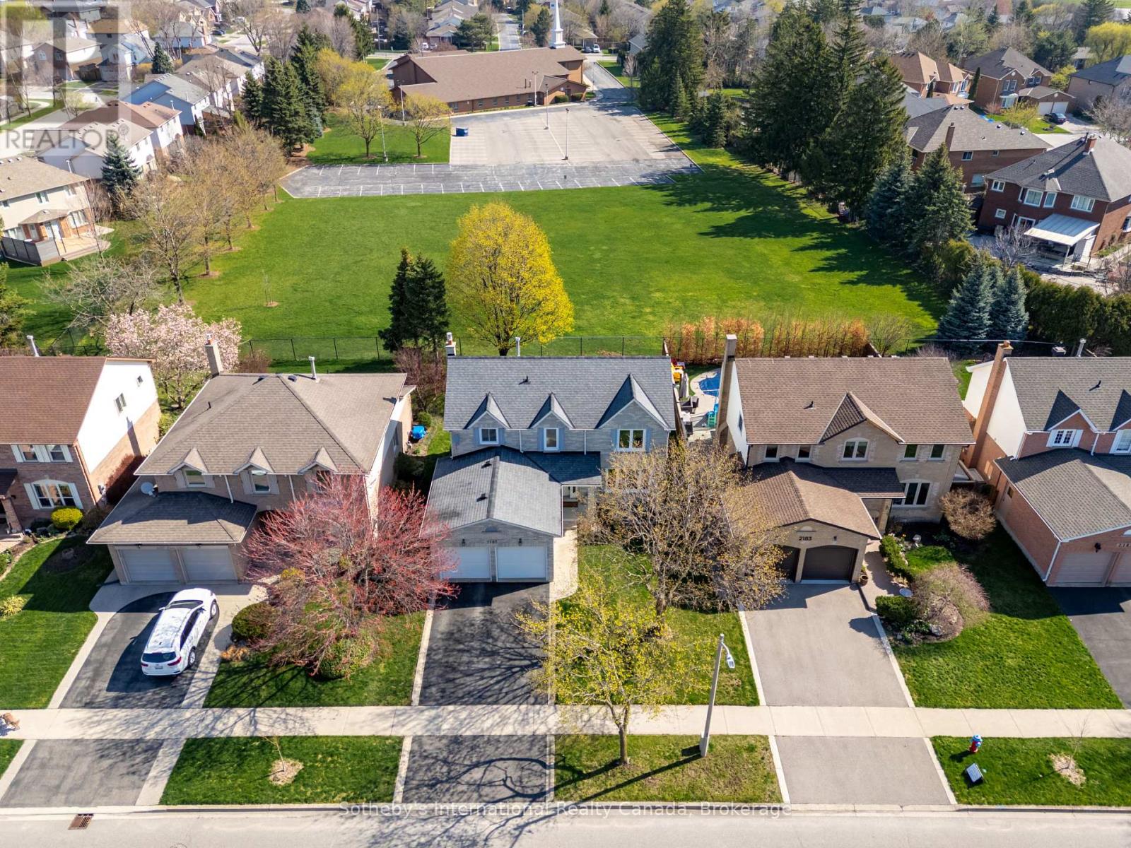 2185 VISTA DRIVE