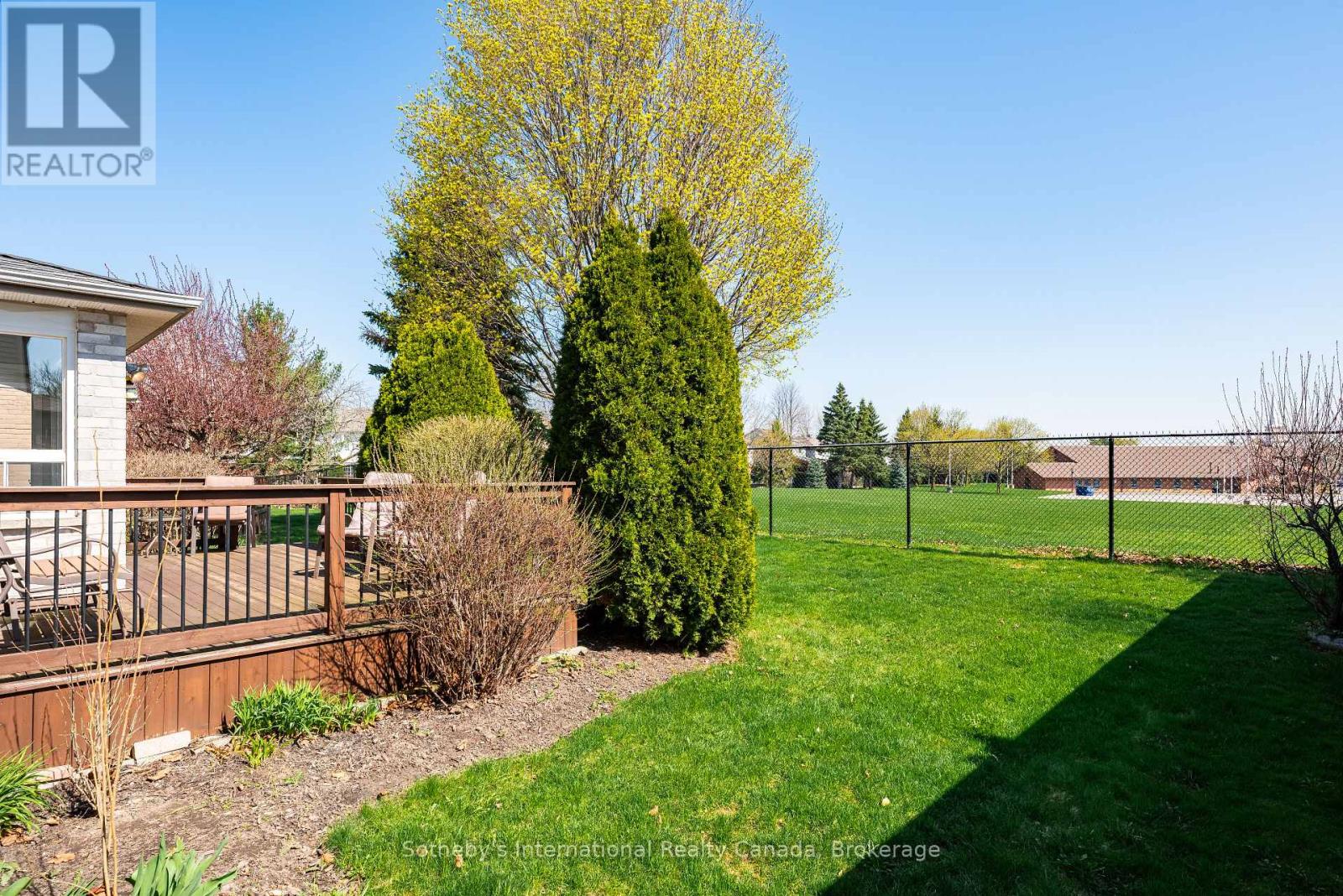 2185 VISTA DRIVE