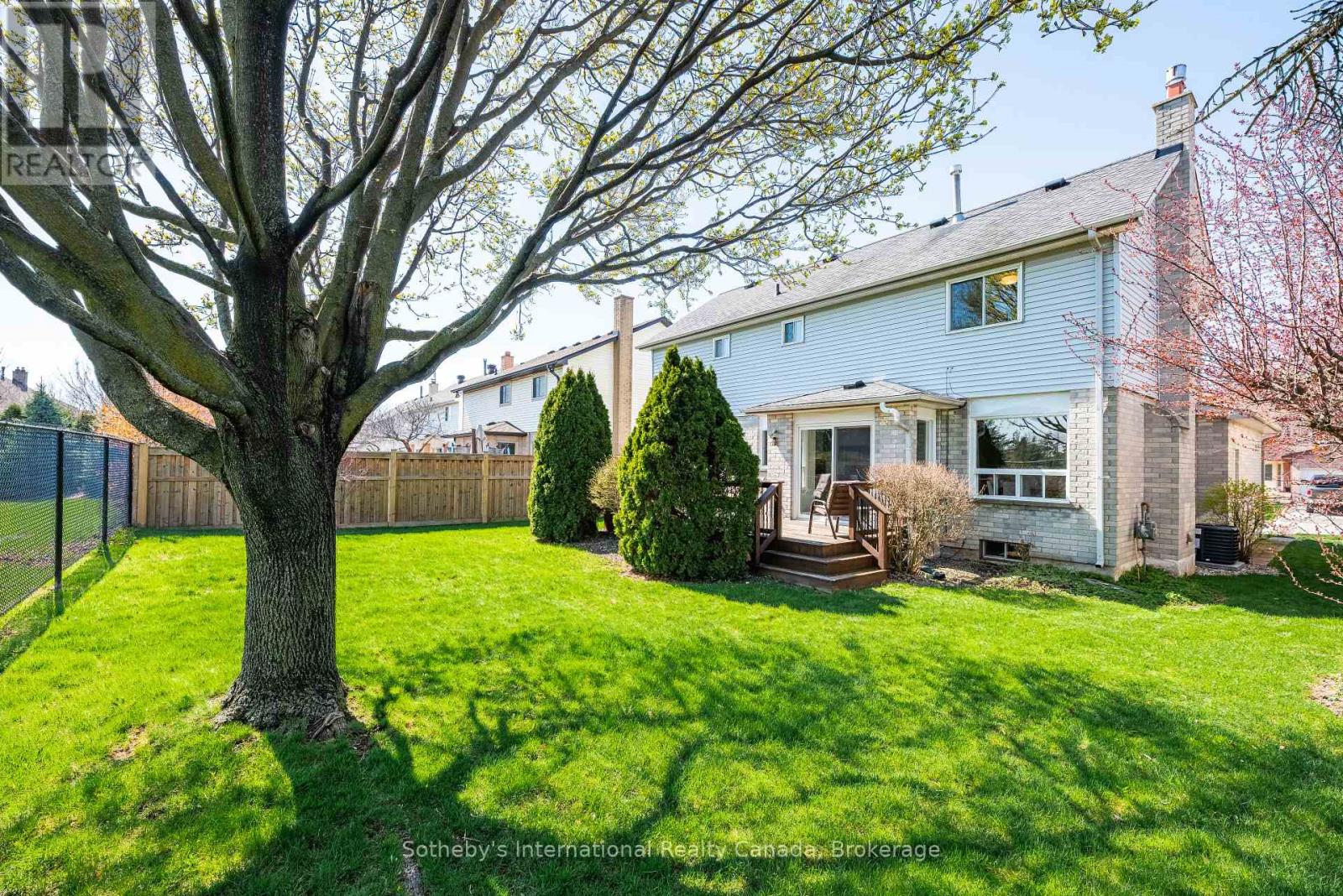 2185 VISTA DRIVE